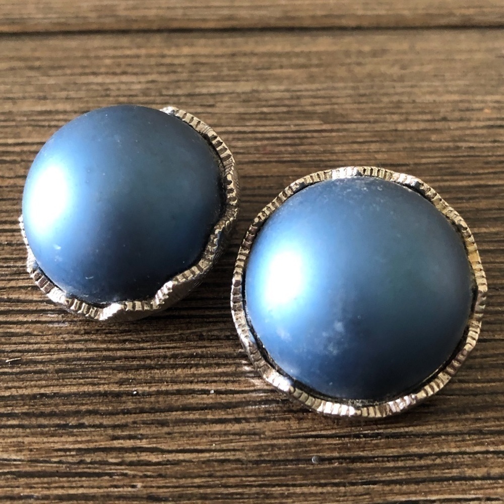 Vintage blue & sliver round button clip on earrings